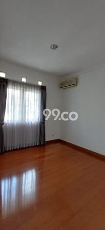 Disewakan! Rumah 5 Kamar Tidur &
4 Kamar Mandi di BSD Taman Giri Loka, Tangerang Disewakan! Rumah 5 Kamar Tidur &
4 Kamar Mandi di BSD Taman Giri Loka, Tangerang