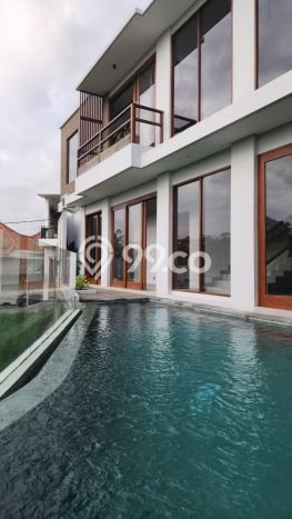 Vila di , Luas 304m2m², Akses ke Pusat Kota Vila di , Luas 304m2m², Akses ke Pusat Kota