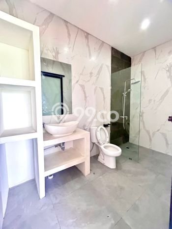 LOKASI STRATEGIS! Vila Kawasan , Area 220m2m², Akses ke pusat umum LOKASI STRATEGIS! Vila Kawasan , Area 220m2m², Akses ke pusat umum