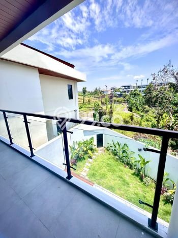 LOKASI STRATEGIS! Vila Kawasan , Area 220m2m², Akses ke pusat umum LOKASI STRATEGIS! Vila Kawasan , Area 220m2m², Akses ke pusat umum