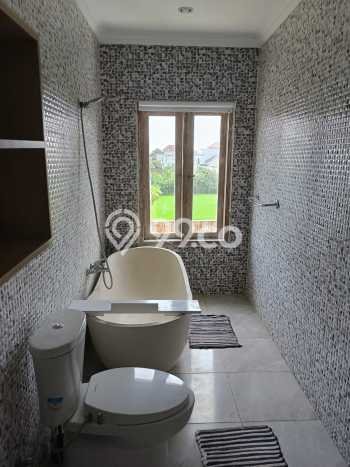 DIJUAL! Vila Kawasan , Area 200m2m², Posisi Strategis DIJUAL! Vila Kawasan , Area 200m2m², Posisi Strategis