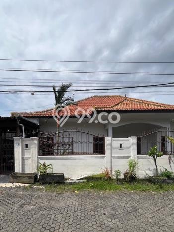 Rumah Elit LB 250m2 Siap Huni Desain Elegan di Kerobokan, Badung Rumah Elit LB 250m2 Siap Huni Desain Elegan di Kerobokan, Badung