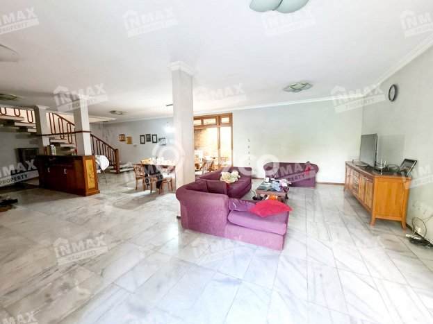 For Sale! Luxury House LT 304m2 Desain Elegan di Penanggungan For Sale! Luxury House LT 304m2 Desain Elegan di Penanggungan