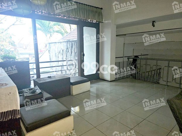 Rumah Elit LB 884m2 Siap Huni Desain Elegan di Oro-Oro Dowo, Malang Rumah Elit LB 884m2 Siap Huni Desain Elegan di Oro-Oro Dowo, Malang