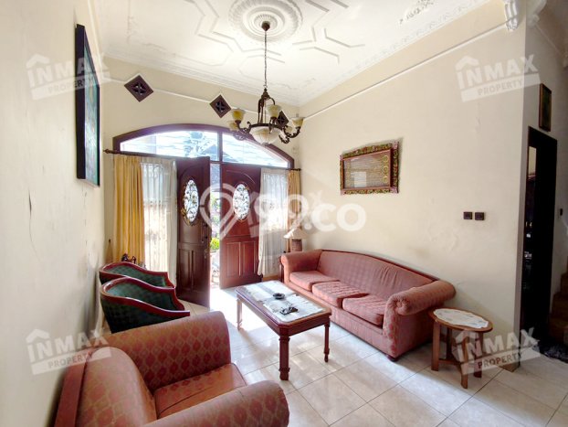 Siap Huni Rumah Mewah 22 Kamar di Klojen Dekat ke Mana Pun Siap Huni Rumah Mewah 22 Kamar di Klojen Dekat ke Mana Pun