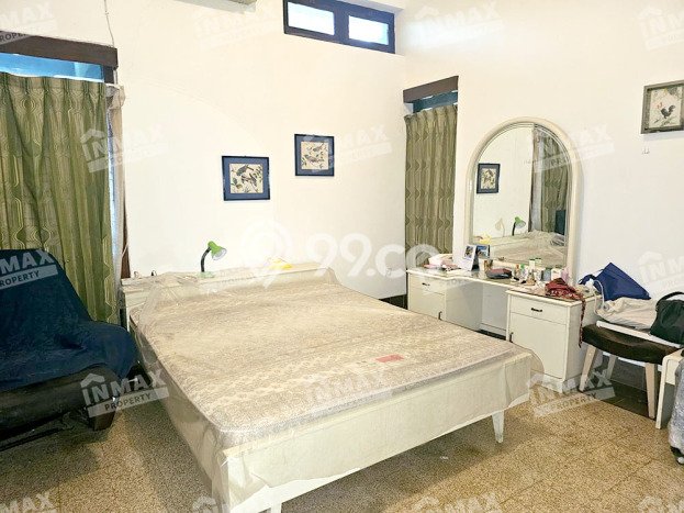 Rumah Elit LB 884m2 Siap Huni Desain Elegan di Oro-Oro Dowo, Malang Rumah Elit LB 884m2 Siap Huni Desain Elegan di Oro-Oro Dowo, Malang