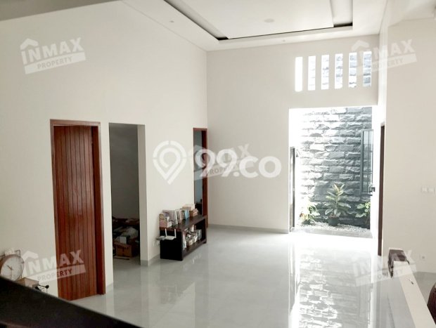 Rumah Modern Cantik 4 Kamar Siap Huni di Blimbing Rumah Modern Cantik 4 Kamar Siap Huni di Blimbing