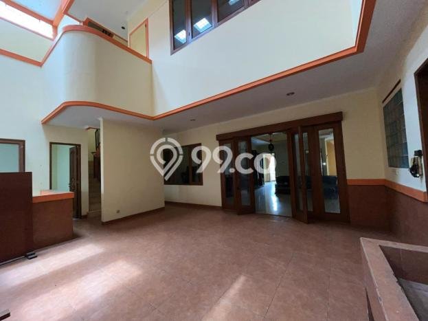 Rumah Mewah LB 600m2 Siap Pakai Desain Elegan di Pasteur, Bandung Rumah Mewah LB 600m2 Siap Pakai Desain Elegan di Pasteur, Bandung