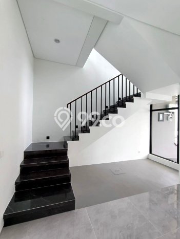 Dijual Rumah Luas Elegan Dengan View Cantik di Surabaya Kota, Surabaya Dijual Rumah Luas Elegan Dengan View Cantik di Surabaya Kota, Surabaya