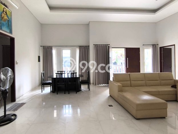 Dijual Rumah Luas Megah Dengan View Cantik di Surabaya Kota, Surabaya Dijual Rumah Luas Megah Dengan View Cantik di Surabaya Kota, Surabaya