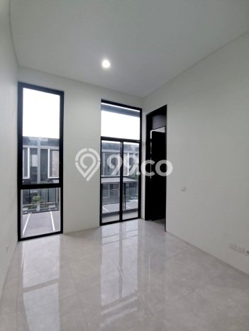 Rumah Elit LB 146m2 Siap Huni Desain Elegan di Surabaya Kota, Surabaya Rumah Elit LB 146m2 Siap Huni Desain Elegan di Surabaya Kota, Surabaya