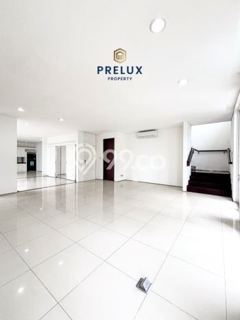 Jual Rumah Luas Megah Dengan View Eksklusif di Pejaten, Jakarta Selatan Jual Rumah Luas Megah Dengan View Eksklusif di Pejaten, Jakarta Selatan