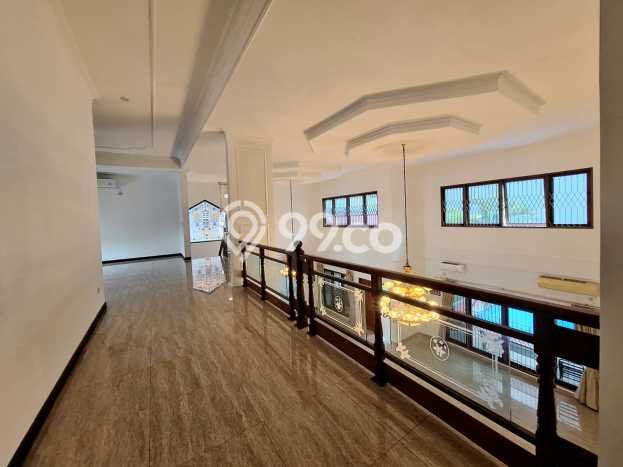 Ready to Use! Premium House LT 903m2 Desain Modern di Cipete Ready to Use! Premium House LT 903m2 Desain Modern di Cipete