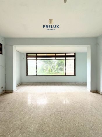 Rumah Elit Modern Tanpa Renovasi di Bintaro Jakarta Selatan Rumah Elit Modern Tanpa Renovasi di Bintaro Jakarta Selatan