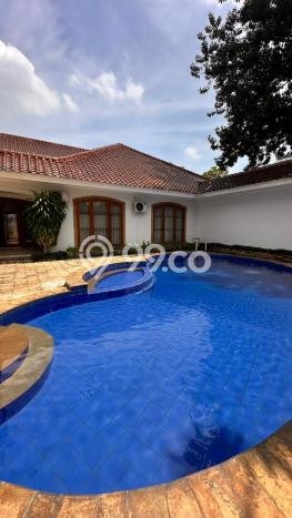 Lokasi strategis! Rumah siap pakai disewakan di Cilandak LB 550m2 Lokasi strategis! Rumah siap pakai disewakan di Cilandak LB 550m2