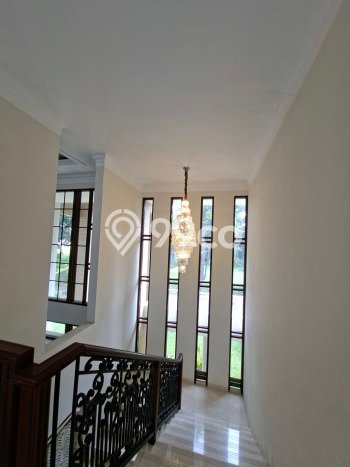 Hunian Elit LB 570m2 Siap Pakai Desain Elegan di Bintaro, Jakarta Selatan Hunian Elit LB 570m2 Siap Pakai Desain Elegan di Bintaro, Jakarta Selatan
