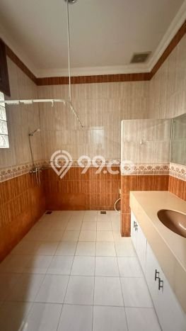 Lokasi strategis! Rumah siap pakai disewakan di Cilandak LB 550m2 Lokasi strategis! Rumah siap pakai disewakan di Cilandak LB 550m2