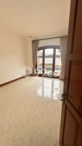 Lokasi strategis! Rumah siap pakai disewakan di Cilandak LB 550m2 Lokasi strategis! Rumah siap pakai disewakan di Cilandak LB 550m2