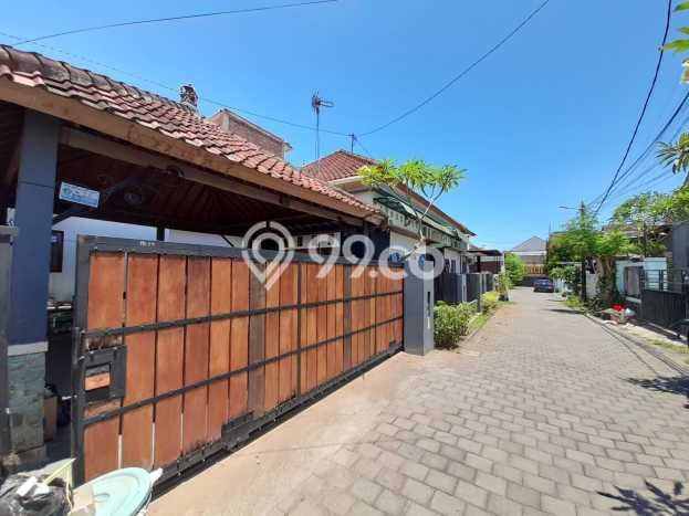 BEST INVESTMENT! Rumah area , Luas 204m2m² LB 180m2m² BEST INVESTMENT! Rumah area , Luas 204m2m² LB 180m2m²