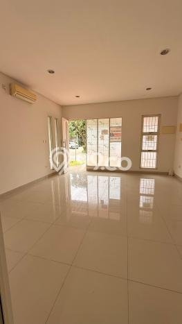 Rumah Sewa Tangerang LT 240m2 LB 118m2 Kawasan BSD Residence One Rumah Sewa Tangerang LT 240m2 LB 118m2 Kawasan BSD Residence One