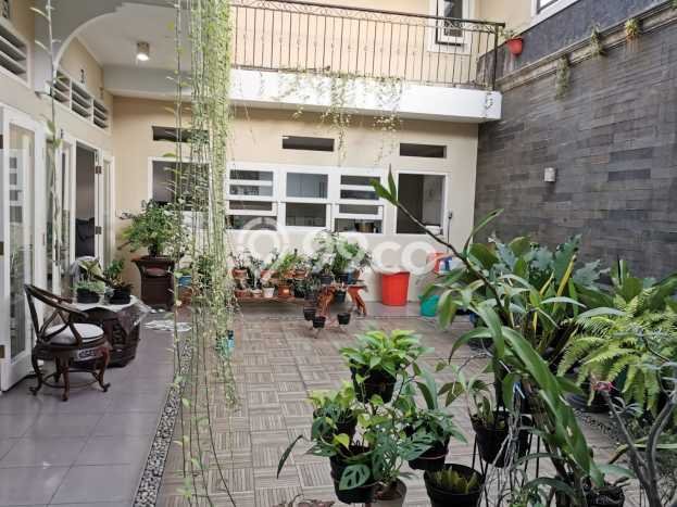 Rumah Mewah LB 200m2 Siap Huni Desain Elegan di Kota Baru Parahyangan, Bandung Rumah Mewah LB 200m2 Siap Huni Desain Elegan di Kota Baru Parahyangan, Bandung