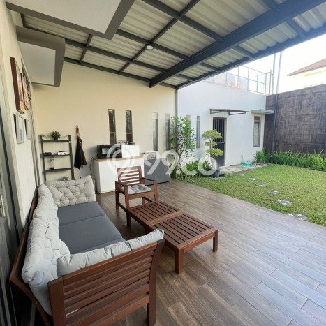 PROPERTI UNGGULAN! Rumah Strategis area , LT 300m2m² Bangunan 275m2m² PROPERTI UNGGULAN! Rumah Strategis area , LT 300m2m² Bangunan 275m2m²