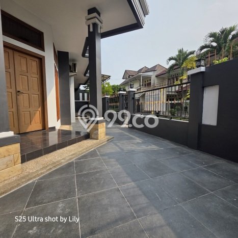 Rumah Luxury Modern Tanpa Renovasi di Taman Kopo Indah Bandung Rumah Luxury Modern Tanpa Renovasi di Taman Kopo Indah Bandung