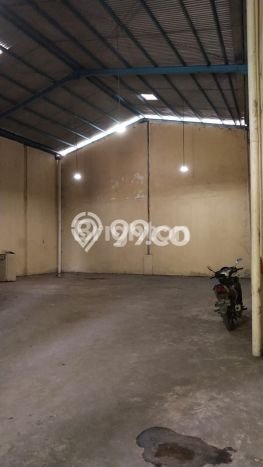 Area Ramai! Gudang Dijual di Sepatan untuk Bisnis Luas Bangunan 750m2 Area Ramai! Gudang Dijual di Sepatan untuk Bisnis Luas Bangunan 750m2