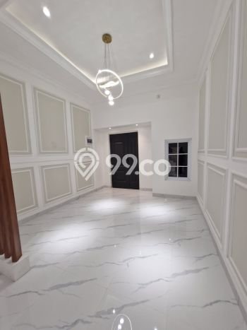 Rumah Elit Modern Tanpa Renovasi di Joglo Jakarta Barat Rumah Elit Modern Tanpa Renovasi di Joglo Jakarta Barat