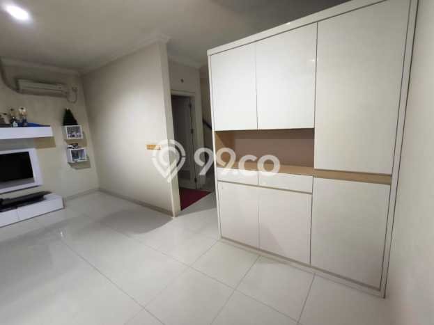 Disewakan! Rumah 3 Kamar Tidur &
3 Kamar Mandi di Green Lake City, Jakarta Barat Disewakan! Rumah 3 Kamar Tidur &
3 Kamar Mandi di Green Lake City, Jakarta Barat