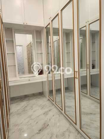 Dijual Rumah Luas Elegan Dengan View Eksklusif di Pondok Indah, Jakarta Selatan Dijual Rumah Luas Elegan Dengan View Eksklusif di Pondok Indah, Jakarta Selatan