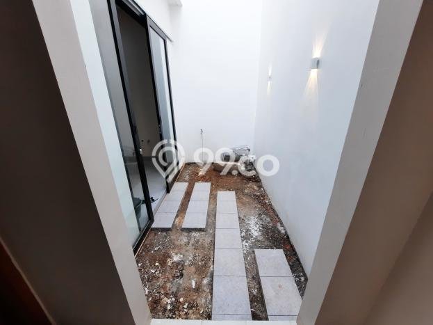 Ready to Use! Luxury House LT 120m2 Desain Elegan di Graha Raya Ready to Use! Luxury House LT 120m2 Desain Elegan di Graha Raya
