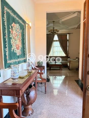 Siap Huni Rumah Mewah 6 Kamar di Tebet Dekat ke Mana Pun Siap Huni Rumah Mewah 6 Kamar di Tebet Dekat ke Mana Pun