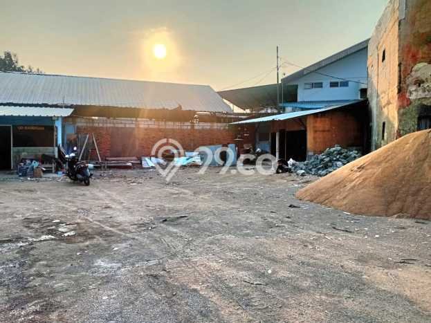 Lahan Dijual Lokasi Strategis di Jakarta Timur dengan Luas 775m2 Lahan Dijual Lokasi Strategis di Jakarta Timur dengan Luas 775m2