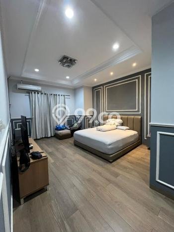 Dijual Rumah Luas Elegan Dengan View Eksklusif di Pulomas, Jakarta Timur Dijual Rumah Luas Elegan Dengan View Eksklusif di Pulomas, Jakarta Timur