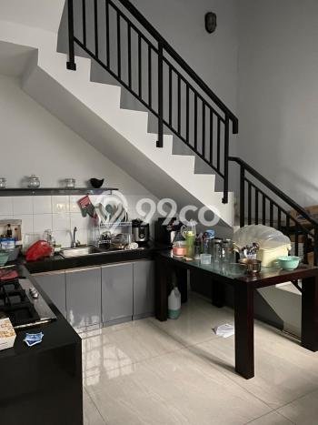 Dijual Rumah Luas Elegan Dengan View Eksklusif di Pulomas, Jakarta Timur Dijual Rumah Luas Elegan Dengan View Eksklusif di Pulomas, Jakarta Timur