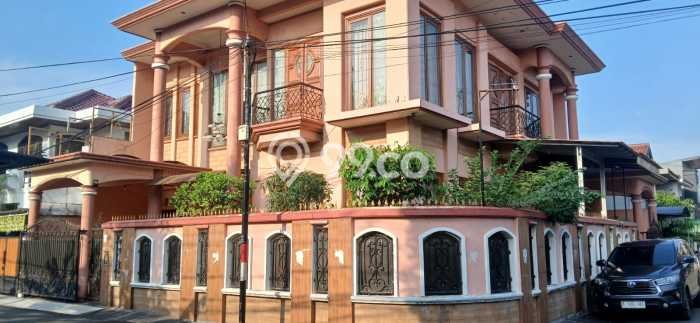 Dijual Rumah Mewah Elegan Dengan View Cantik di Rawamangun, Jakarta Timur Dijual Rumah Mewah Elegan Dengan View Cantik di Rawamangun, Jakarta Timur