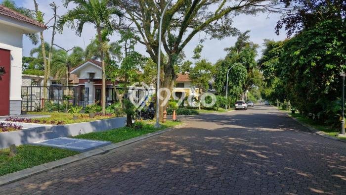 Ready to Use! Premium House LT 192m2 Desain Elegan di Kota Baru Parahyangan Ready to Use! Premium House LT 192m2 Desain Elegan di Kota Baru Parahyangan