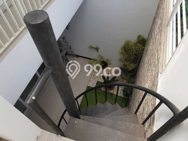 Rumah Minimalis 3 KT LT 122m2 di Taman Kopo Indah Rumah Minimalis 3 KT LT 122m2 di Taman Kopo Indah