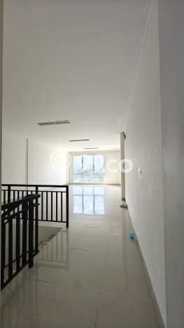 Ruko For Rent di Summarecon Bandung, Luas 198m², Lokasi Premium, Siap Operasi Ruko For Rent di Summarecon Bandung, Luas 198m², Lokasi Premium, Siap Operasi