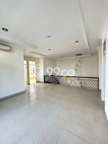 Rumah Sewa Bandung LT 230m2 LB 300m2 Area Singgasana Rumah Sewa Bandung LT 230m2 LB 300m2 Area Singgasana