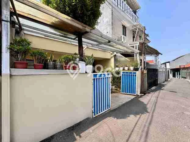 Rumah Strategis Minimalis Lb 100m2 di Tebet, Jakarta Selatan Rumah Strategis Minimalis Lb 100m2 di Tebet, Jakarta Selatan