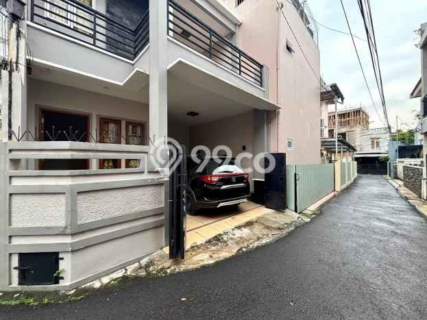 Rumah Modern Cantik 3 KT Siap Huni di Tebet Rumah Modern Cantik 3 KT Siap Huni di Tebet