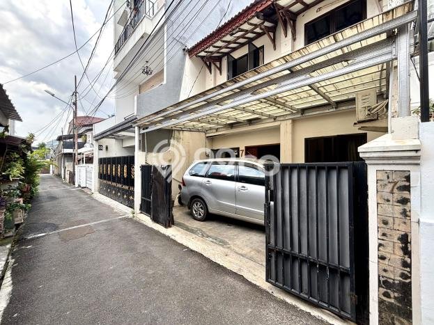 Rumah Strategis Modern Lb 107m2 di Tebet, Jakarta Selatan Rumah Strategis Modern Lb 107m2 di Tebet, Jakarta Selatan