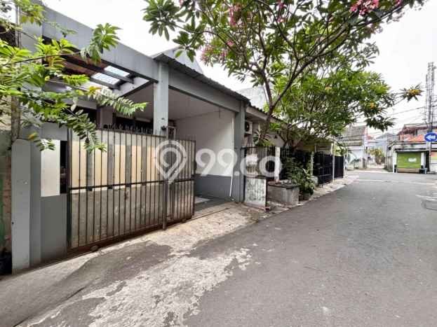 Jual Rumah Strategis Bagus Punya 2 KT di Tebet Jakarta Selatan - Jual Rumah Strategis Bagus Punya 2 KT di Tebet Jakarta Selatan -