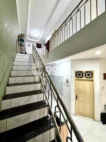 Hunian Cantik Modern Lb 130m2 di Tebet, Jakarta Selatan Hunian Cantik Modern Lb 130m2 di Tebet, Jakarta Selatan