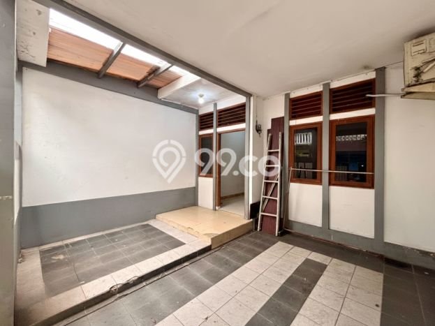 Jual Rumah Strategis Bagus Punya 2 KT di Tebet Jakarta Selatan - Jual Rumah Strategis Bagus Punya 2 KT di Tebet Jakarta Selatan -