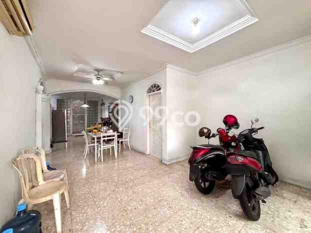 Siap Huni Rumah Mewah 4 Kamar di Tebet Dekat ke Mana Saja Siap Huni Rumah Mewah 4 Kamar di Tebet Dekat ke Mana Saja