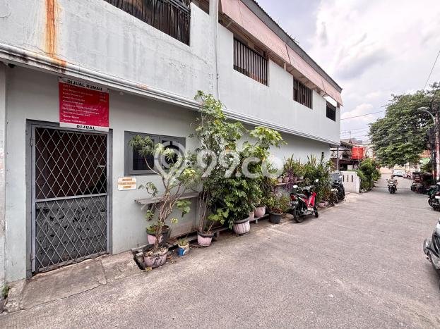 Dijual Hunian Mewah dengan Fasilitas Sekitar Komplit di Tebet, Jakarta Selatan Dijual Hunian Mewah dengan Fasilitas Sekitar Komplit di Tebet, Jakarta Selatan