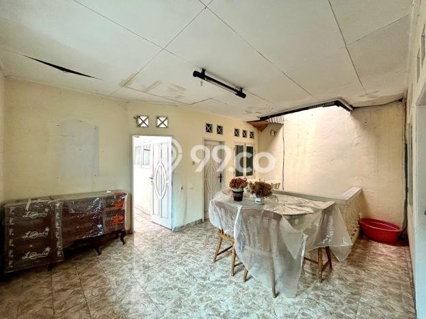 Siap Huni Hunian Elit 5 Kamar di Tebet Dekat ke Mana Pun Siap Huni Hunian Elit 5 Kamar di Tebet Dekat ke Mana Pun